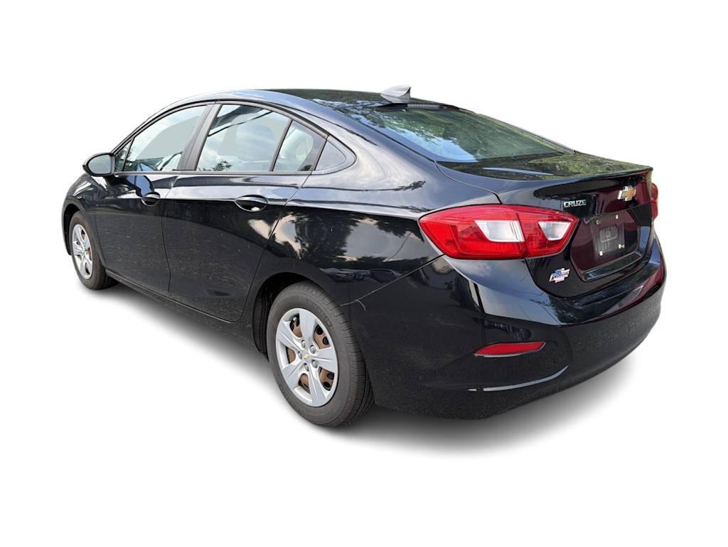 Thumbnail: 2017 Chevrolet Cruze - 4