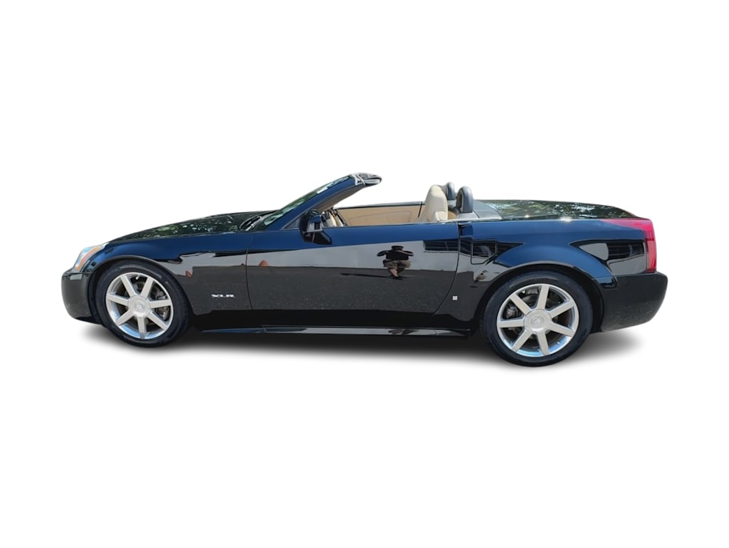 Thumbnail: 2007 Cadillac XLR - 3