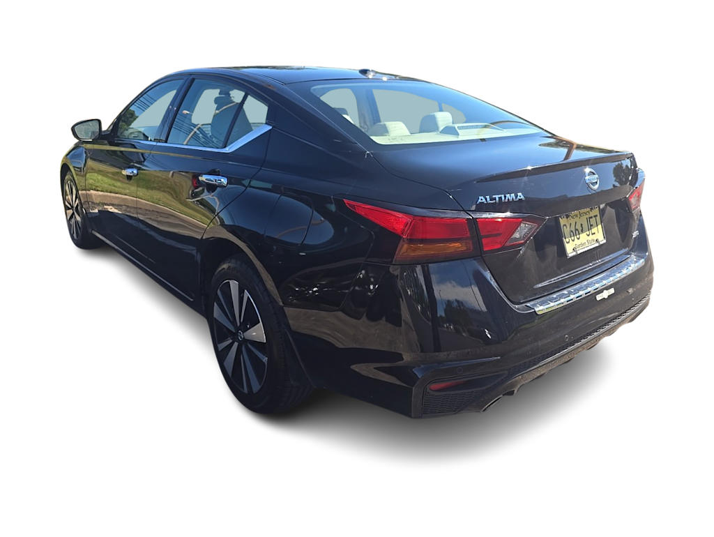 Thumbnail: 2021 Nissan Altima - 3