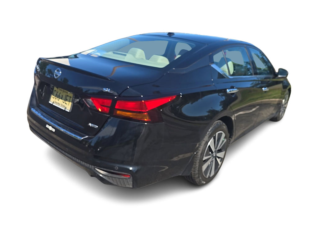 Thumbnail: 2021 Nissan Altima - 16