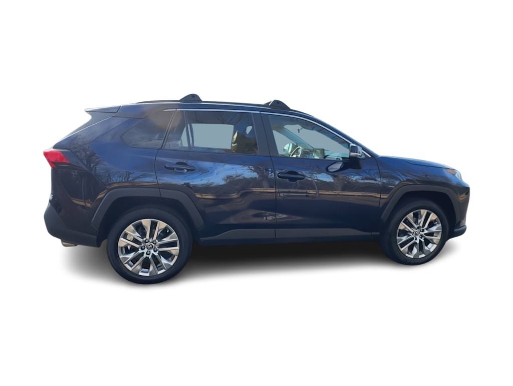 2021 Toyota RAV4 XLE Premium 24