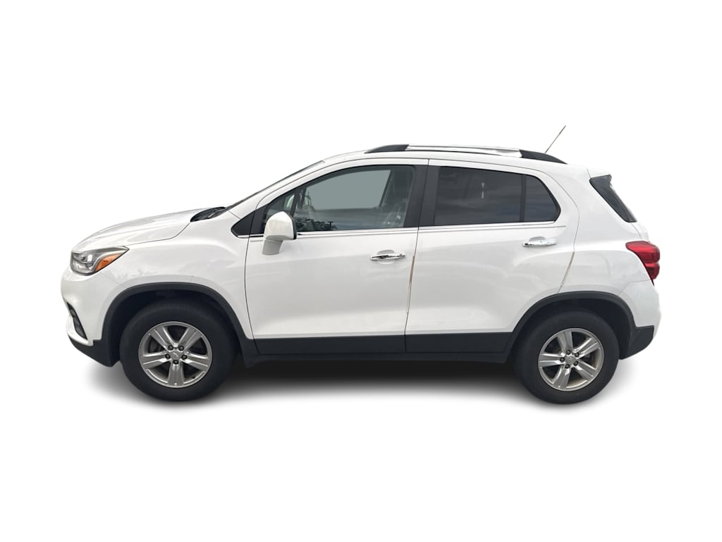Thumbnail: 2018 Chevrolet Trax - 3