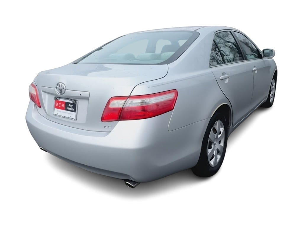 2009 Toyota Camry LE 23