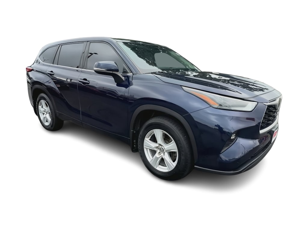 Thumbnail: 2022 Toyota Highlander - 21