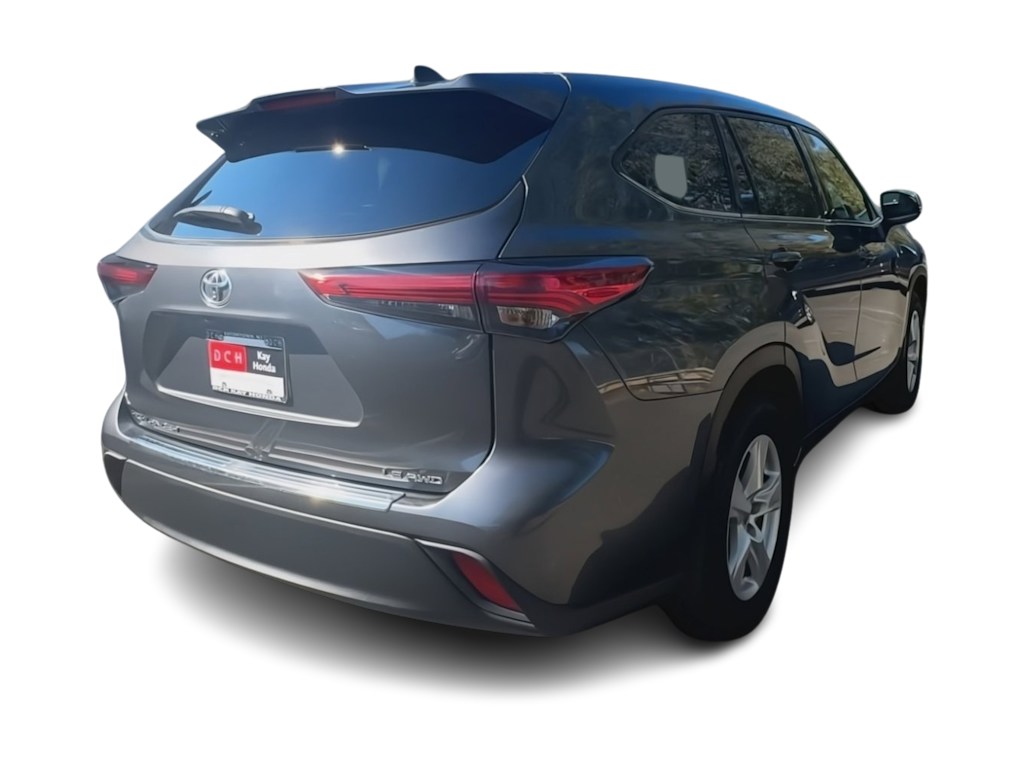 2022 Toyota Highlander LE 24