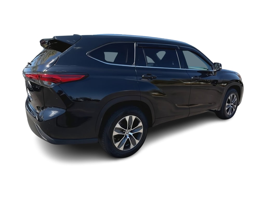Thumbnail: 2021 Toyota Highlander - 23