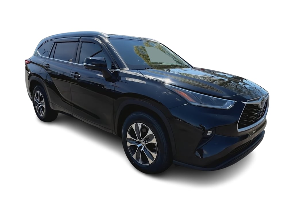 Thumbnail: 2021 Toyota Highlander - 21