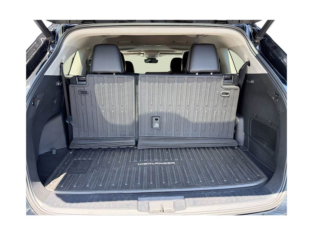 Thumbnail: 2021 Toyota Highlander - 18