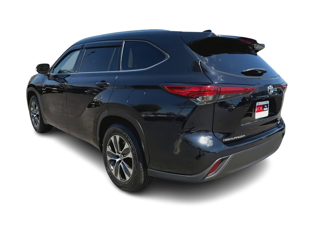 Thumbnail: 2021 Toyota Highlander - 4