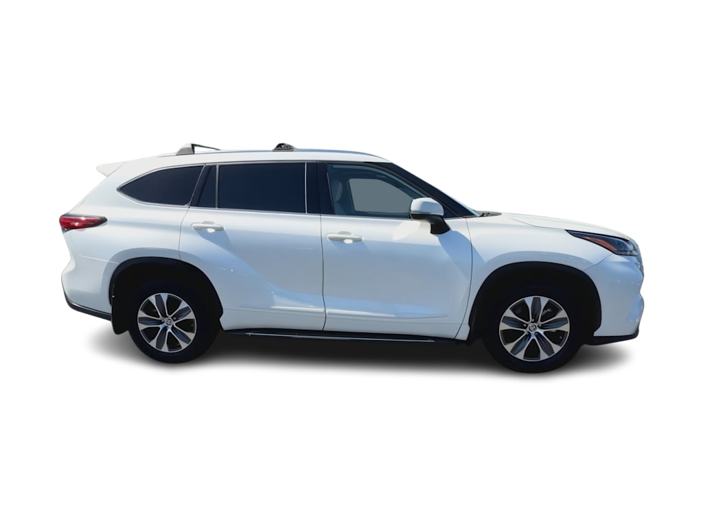 Thumbnail: 2021 Toyota Highlander - 24