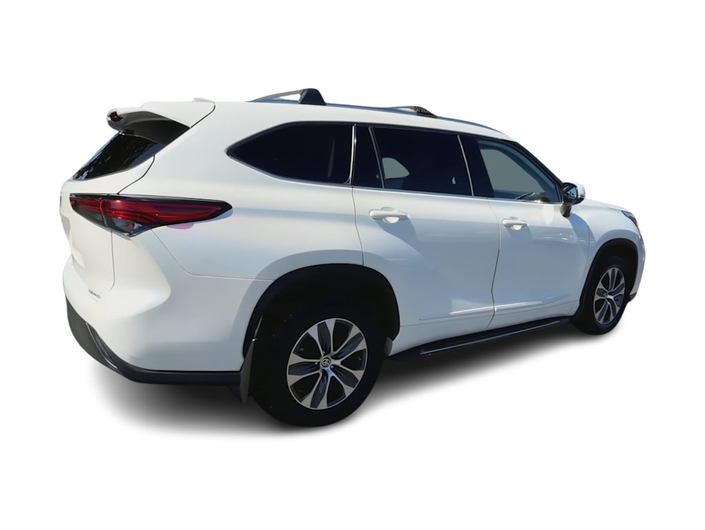 Thumbnail: 2021 Toyota Highlander - 23