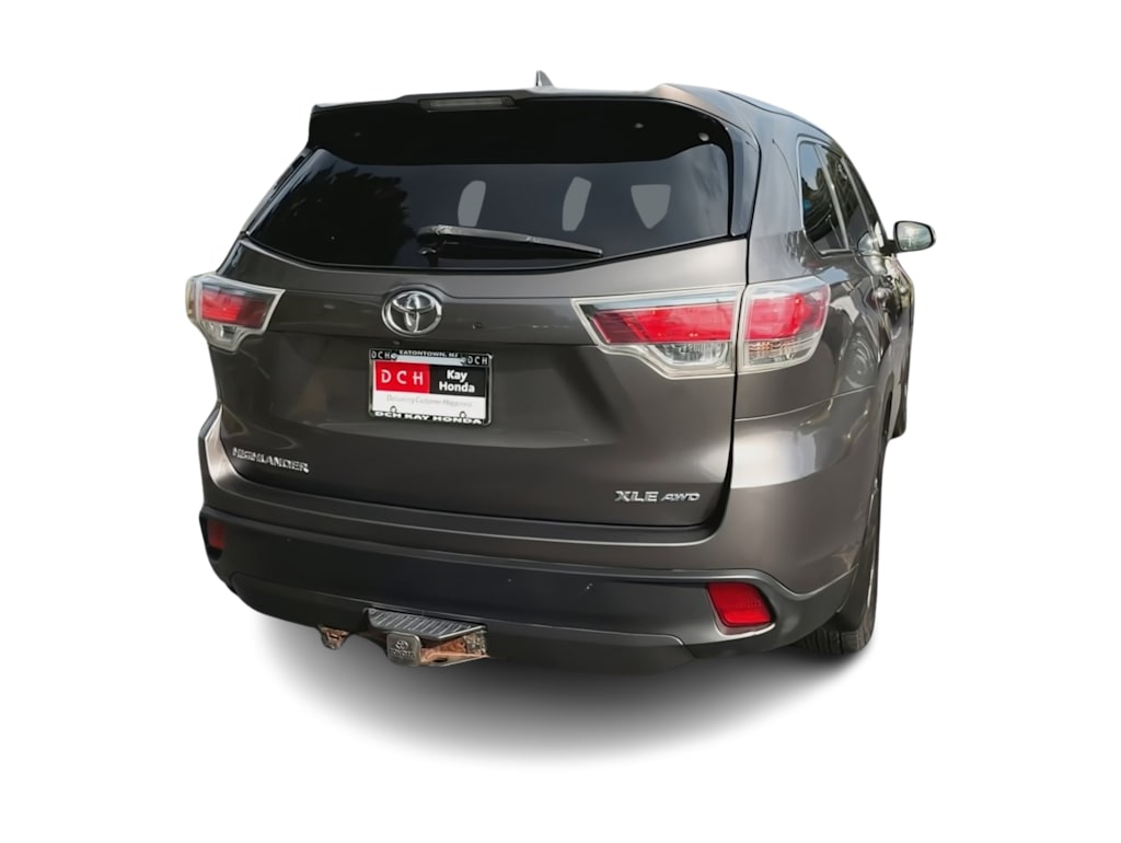 Thumbnail: 2015 Toyota Highlander - 21