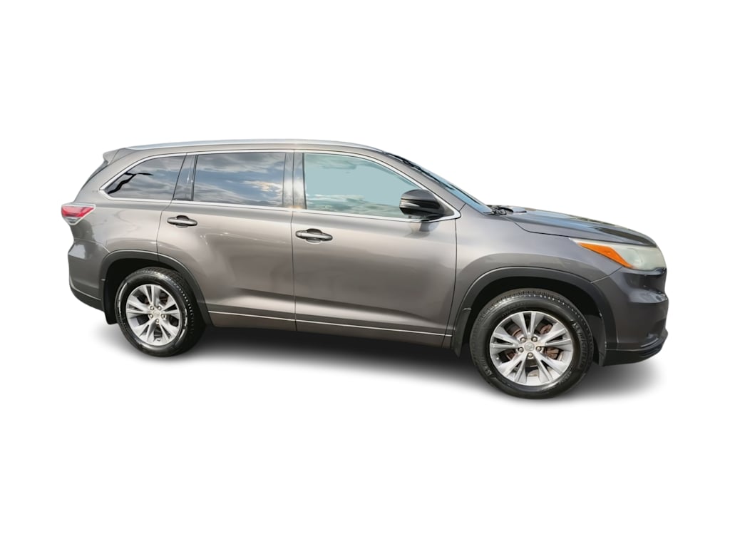 Thumbnail: 2015 Toyota Highlander - 23