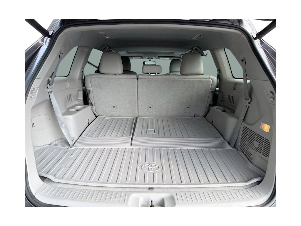 Thumbnail: 2015 Toyota Highlander - 16