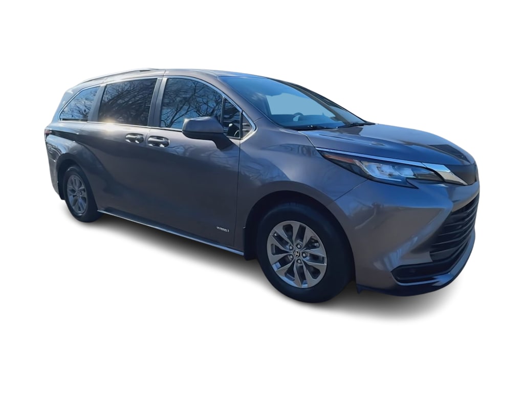 2021 Toyota Sienna LE 20