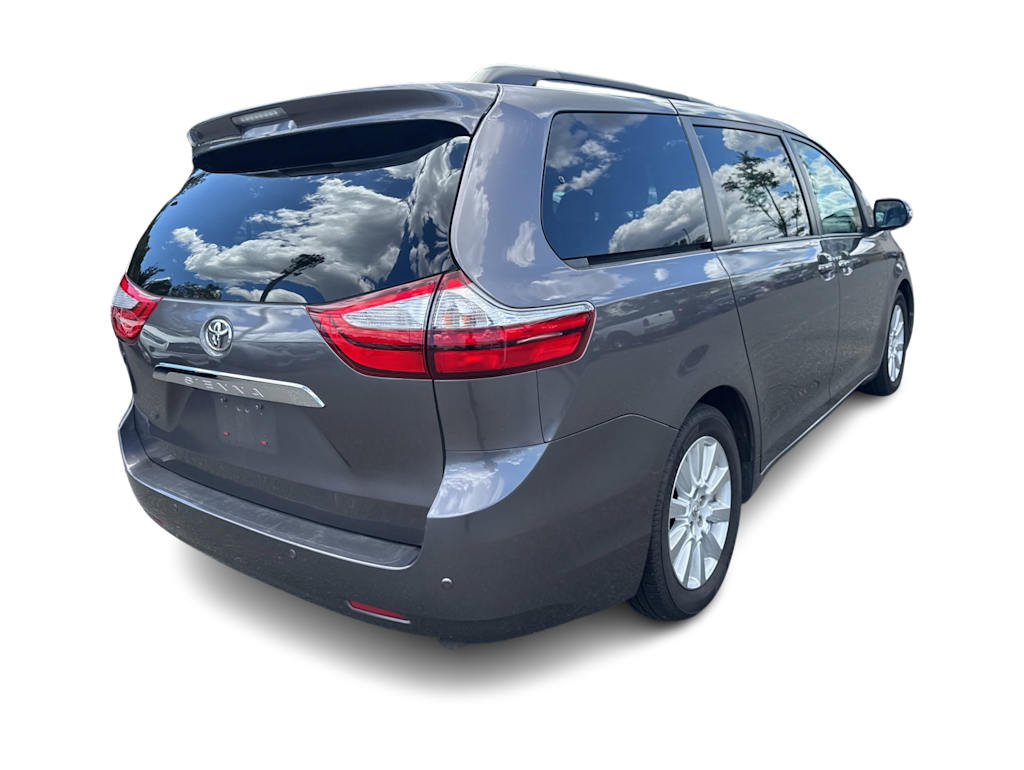 Thumbnail: 2017 Toyota Sienna - 14