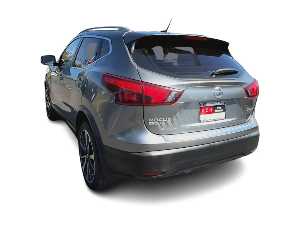 Thumbnail: 2017 Nissan Rogue Sport - 4