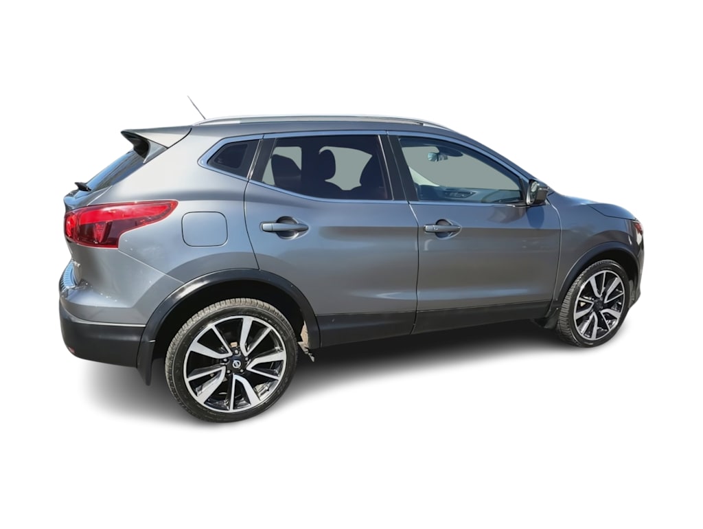 Thumbnail: 2017 Nissan Rogue Sport - 23