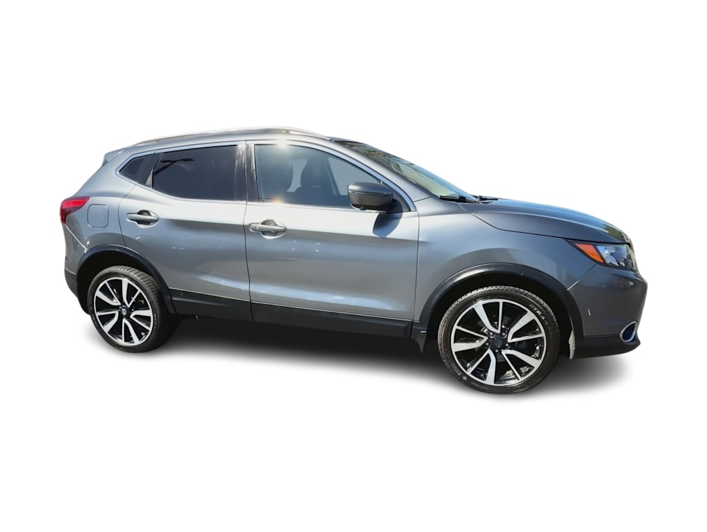 Thumbnail: 2017 Nissan Rogue Sport - 24