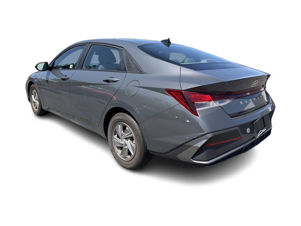 Thumbnail: 2024 Hyundai Elantra - 4