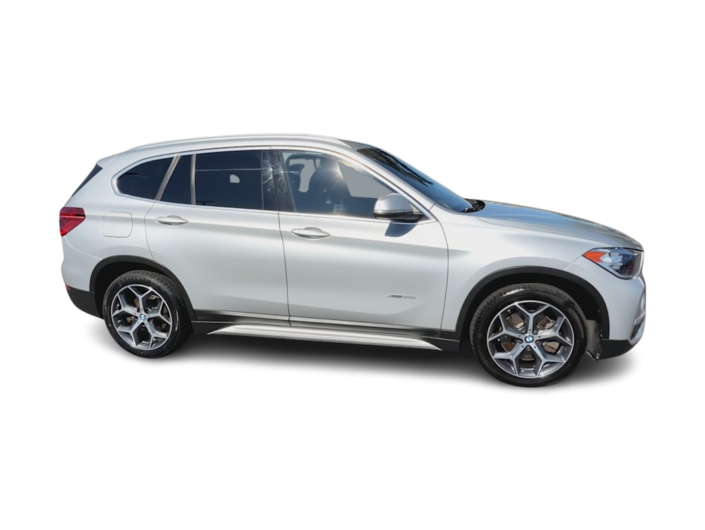 Thumbnail: 2018 BMW X1 - 24