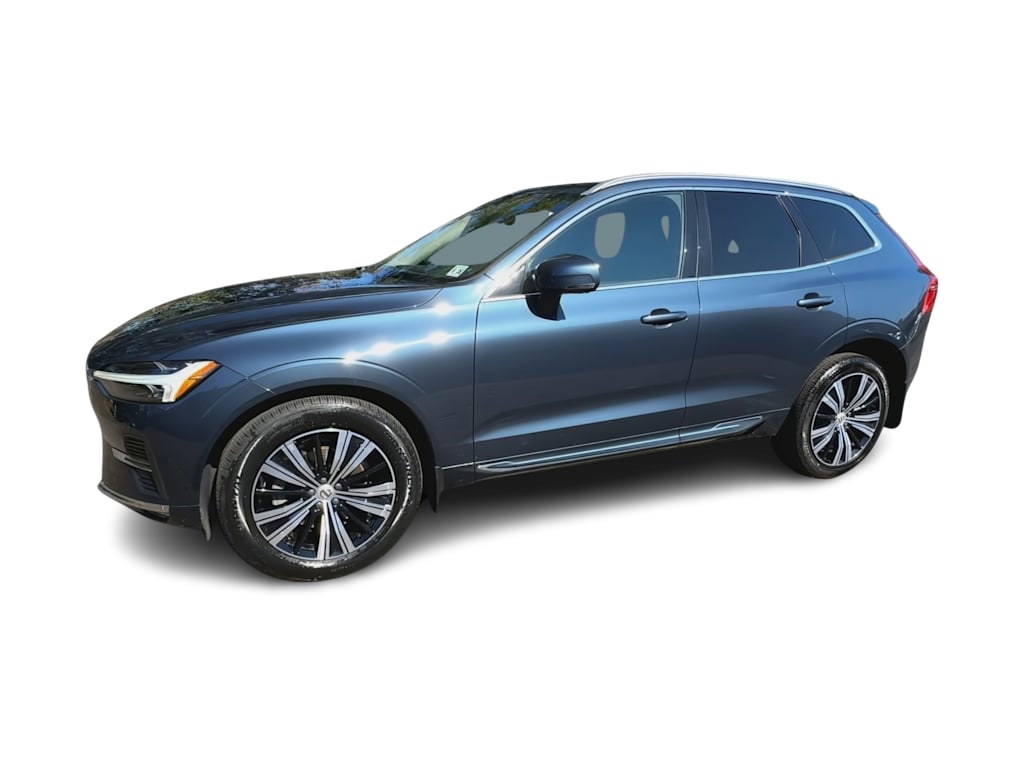 Thumbnail: 2022 Volvo XC60 - 3