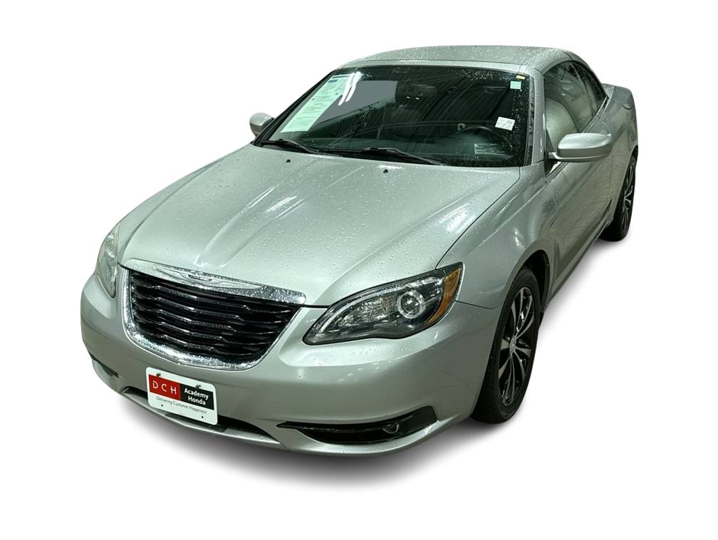 Used 2013 Chrysler 200 S with VIN 1C3BCBGGXDN587772 for sale in Hudson, WI