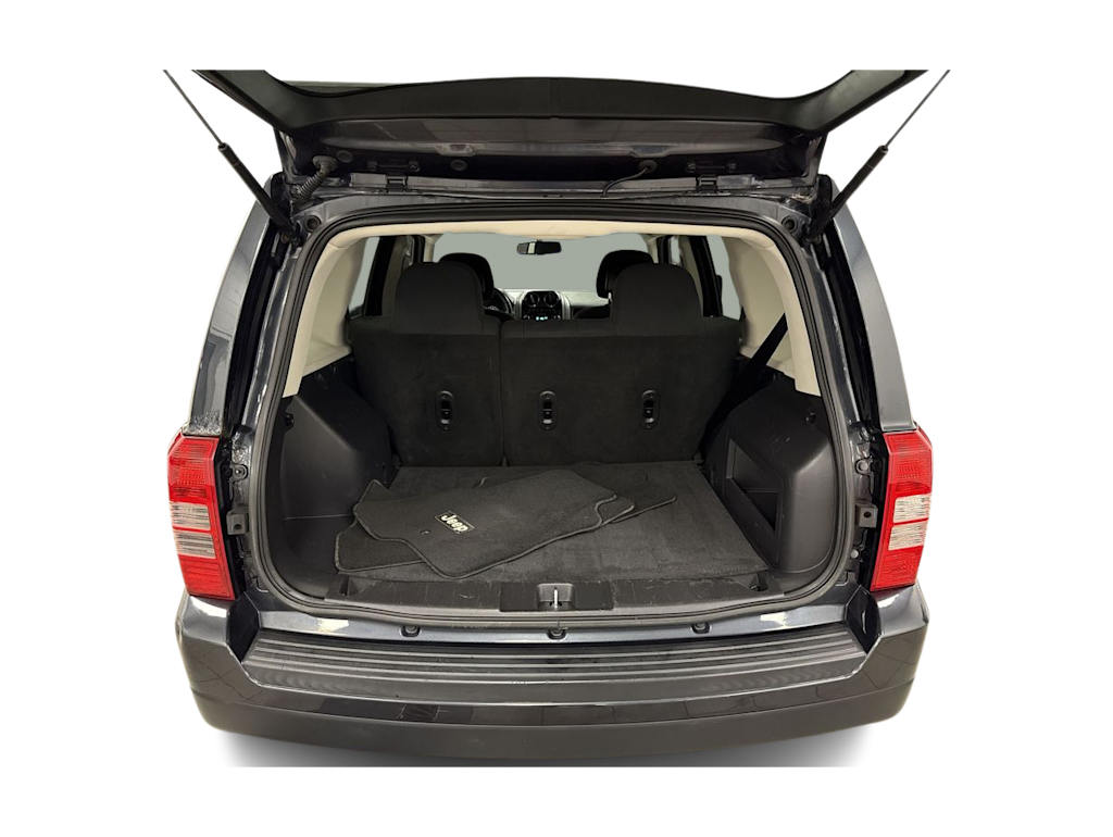 Thumbnail: 2014 Jeep Patriot - 16