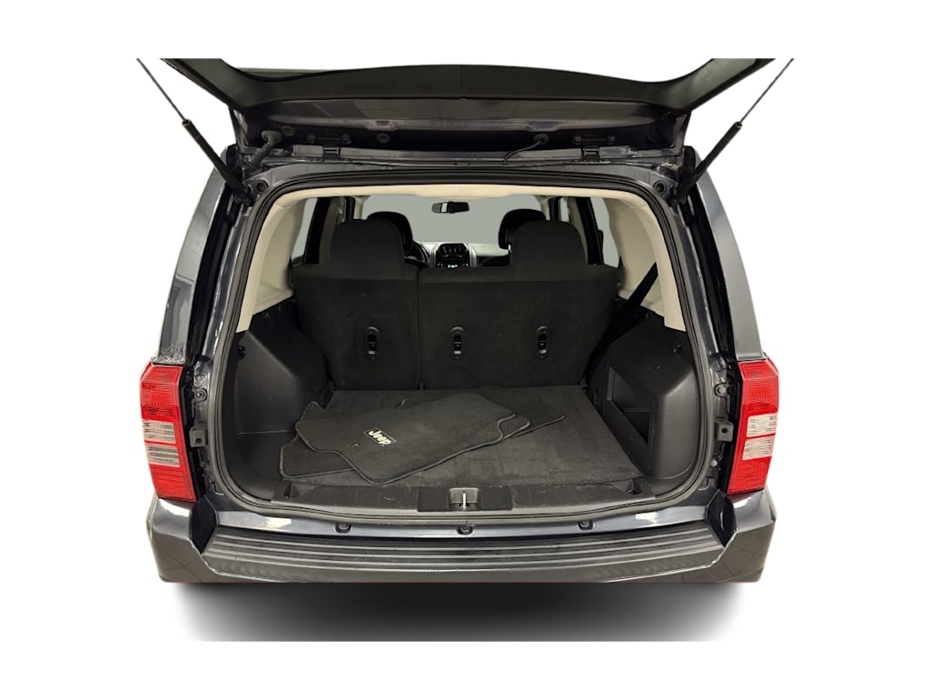 Thumbnail: 2014 Jeep Patriot - 15