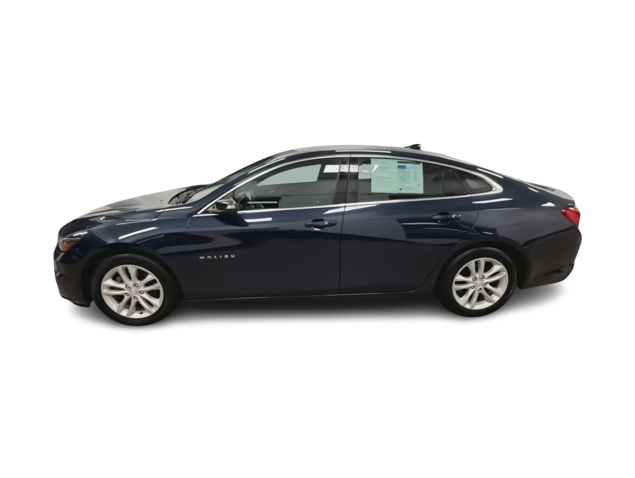 Thumbnail: 2016 Chevrolet Malibu - 3
