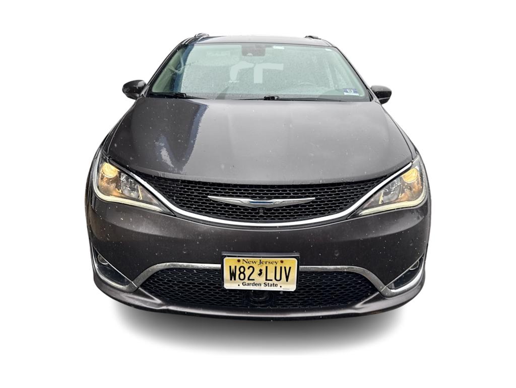 Thumbnail: 2017 Chrysler Pacifica - 5