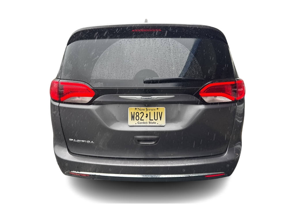 Thumbnail: 2017 Chrysler Pacifica - 4