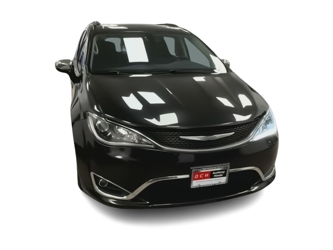Thumbnail: 2017 Chrysler Pacifica - 5