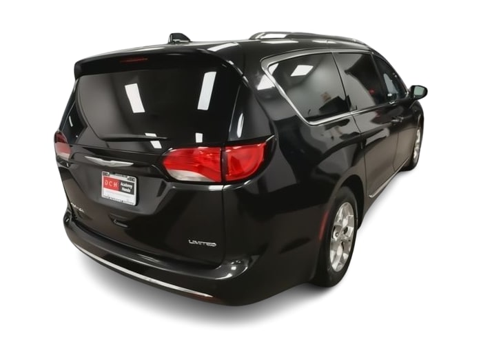 Thumbnail: 2017 Chrysler Pacifica - 21