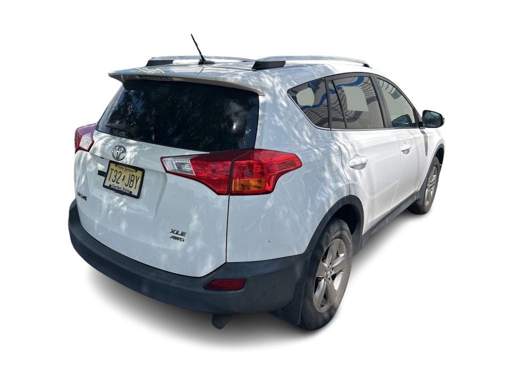 Thumbnail: 2015 Toyota RAV4 - 14