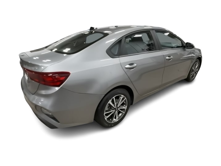 Thumbnail: 2022 Kia Forte - 21