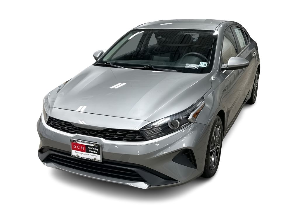 Thumbnail: 2022 Kia Forte - 4