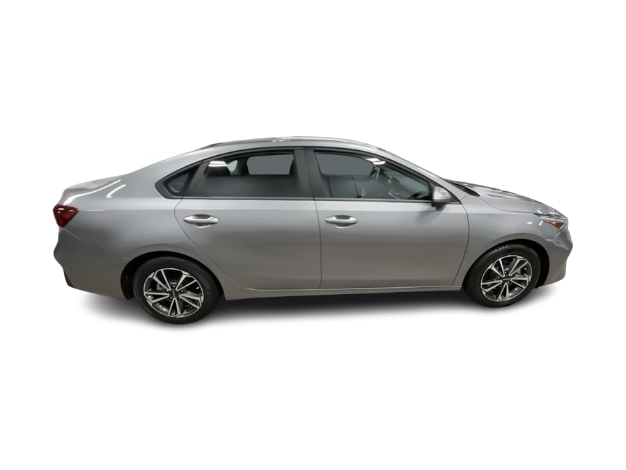 Thumbnail: 2022 Kia Forte - 22