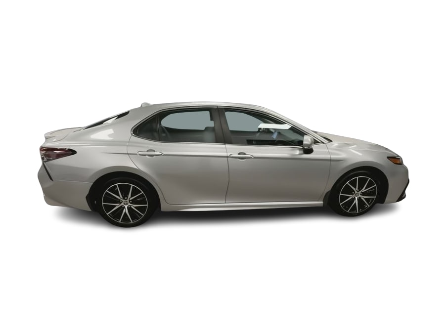 Thumbnail: 2022 Toyota Camry - 16