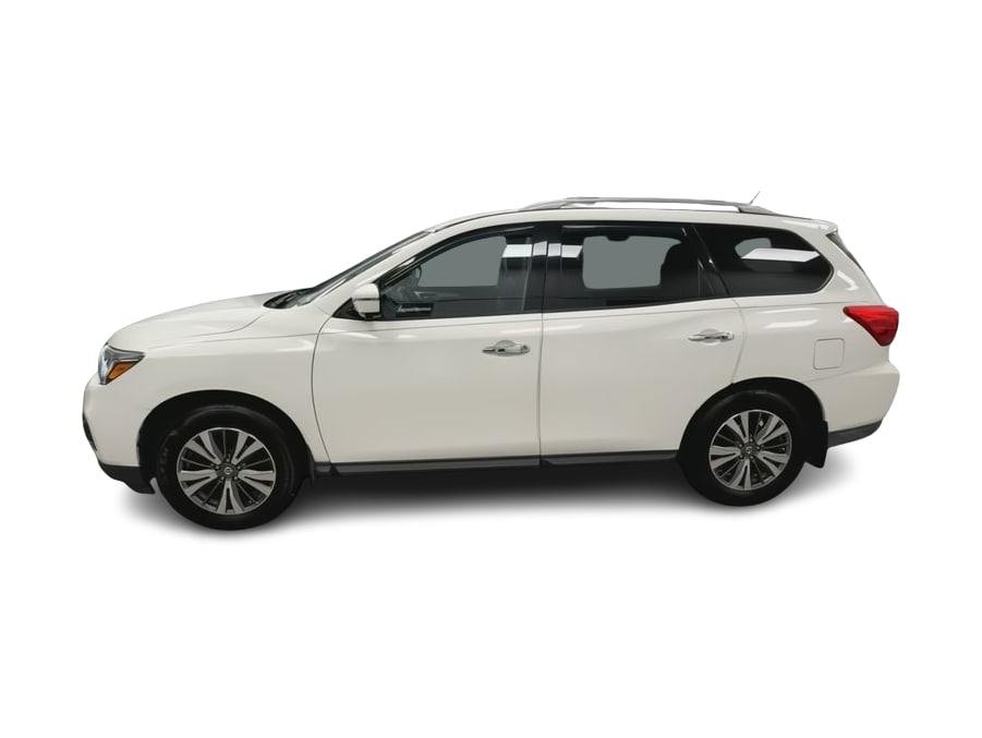 Thumbnail: 2017 Nissan Pathfinder - 3