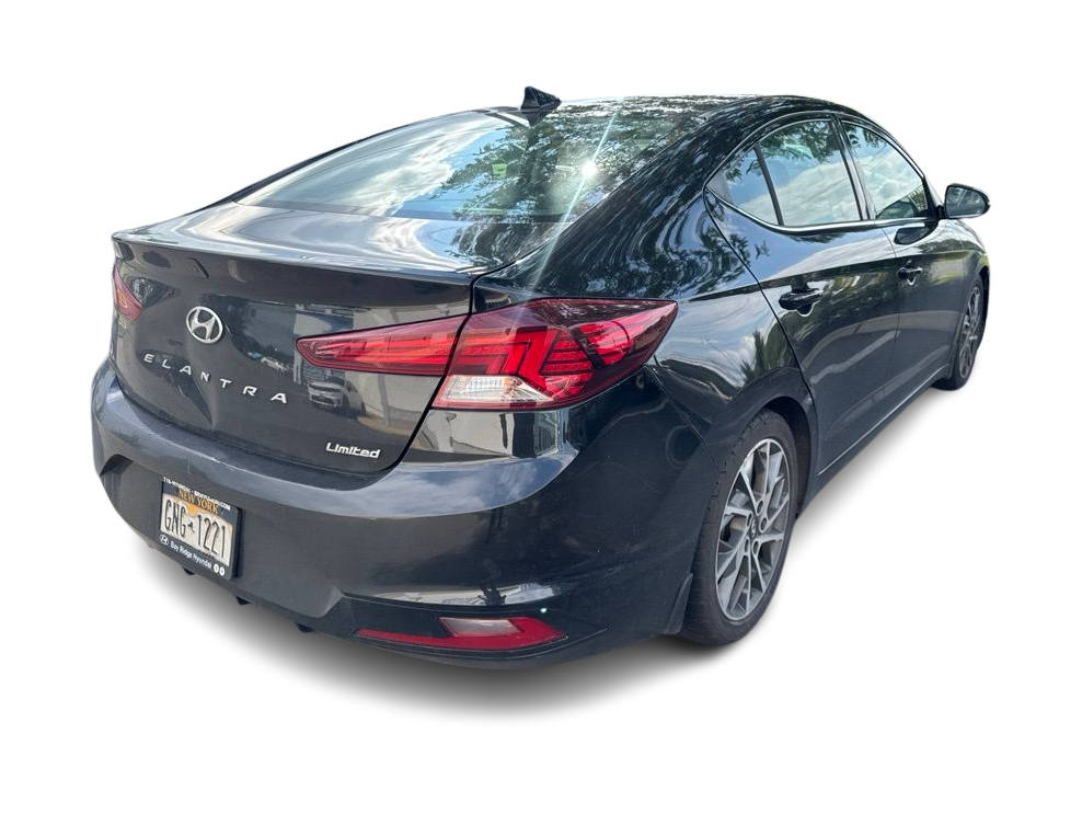 Thumbnail: 2020 Hyundai Elantra - 17