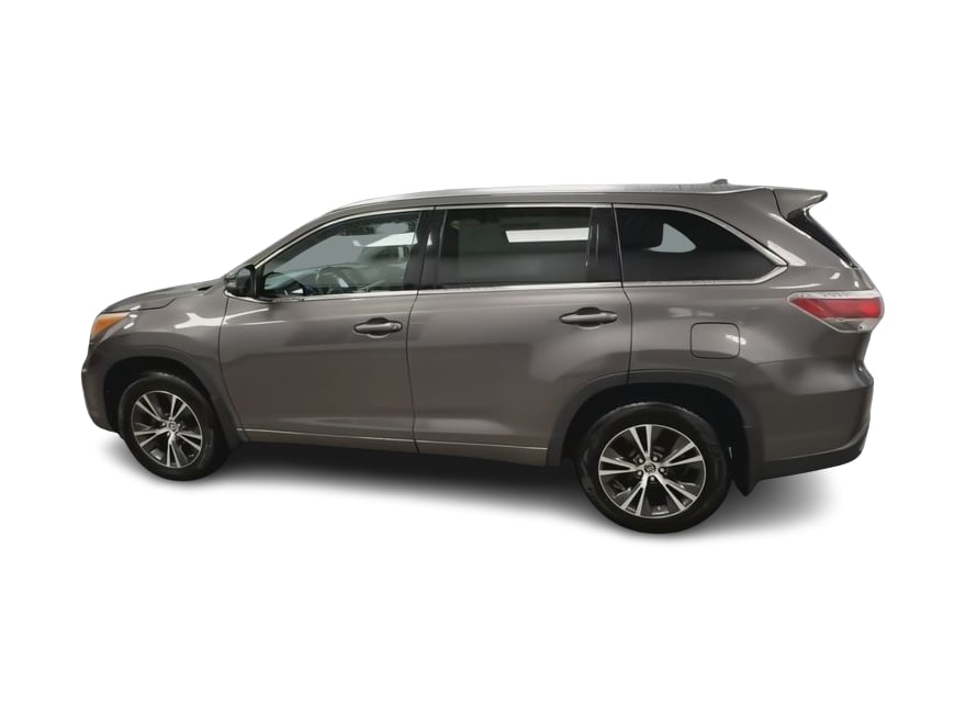 Thumbnail: 2016 Toyota Highlander - 20