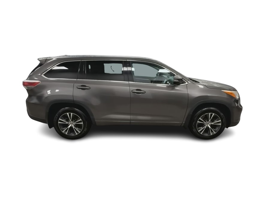 Thumbnail: 2016 Toyota Highlander - 23