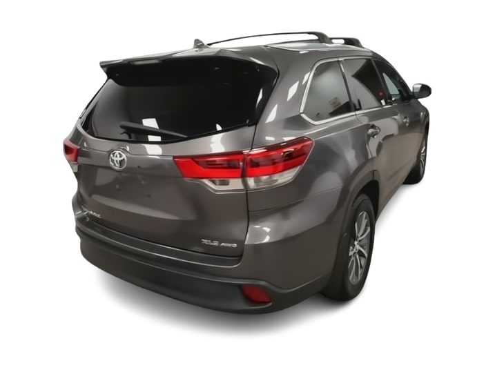 Thumbnail: 2017 Toyota Highlander - 21