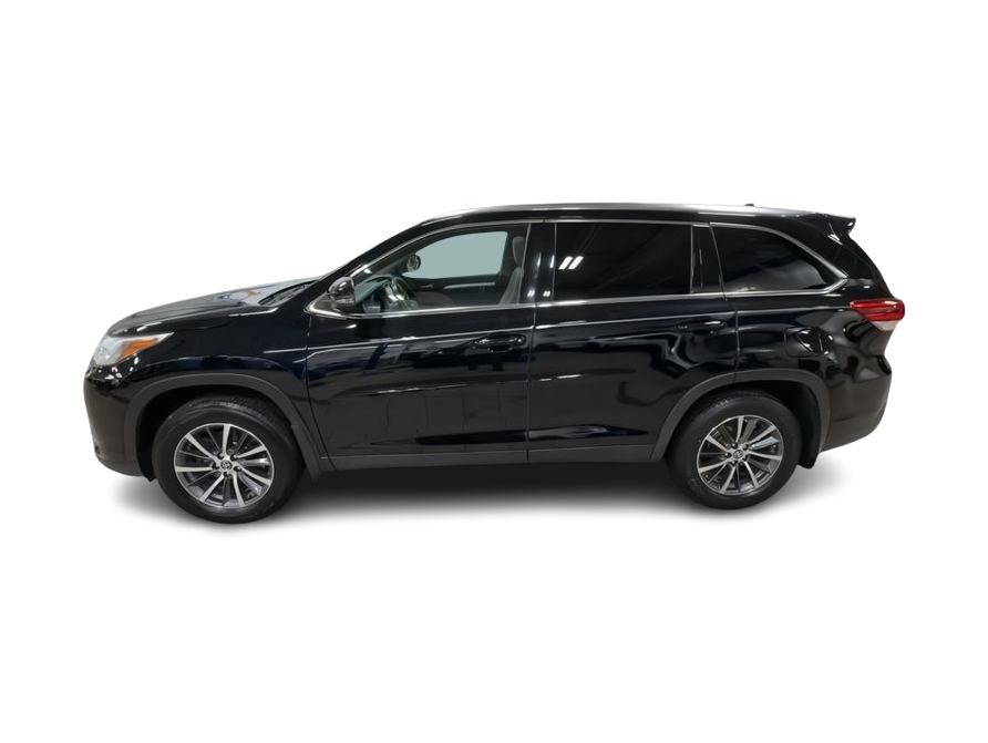 Thumbnail: 2019 Toyota Highlander - 3
