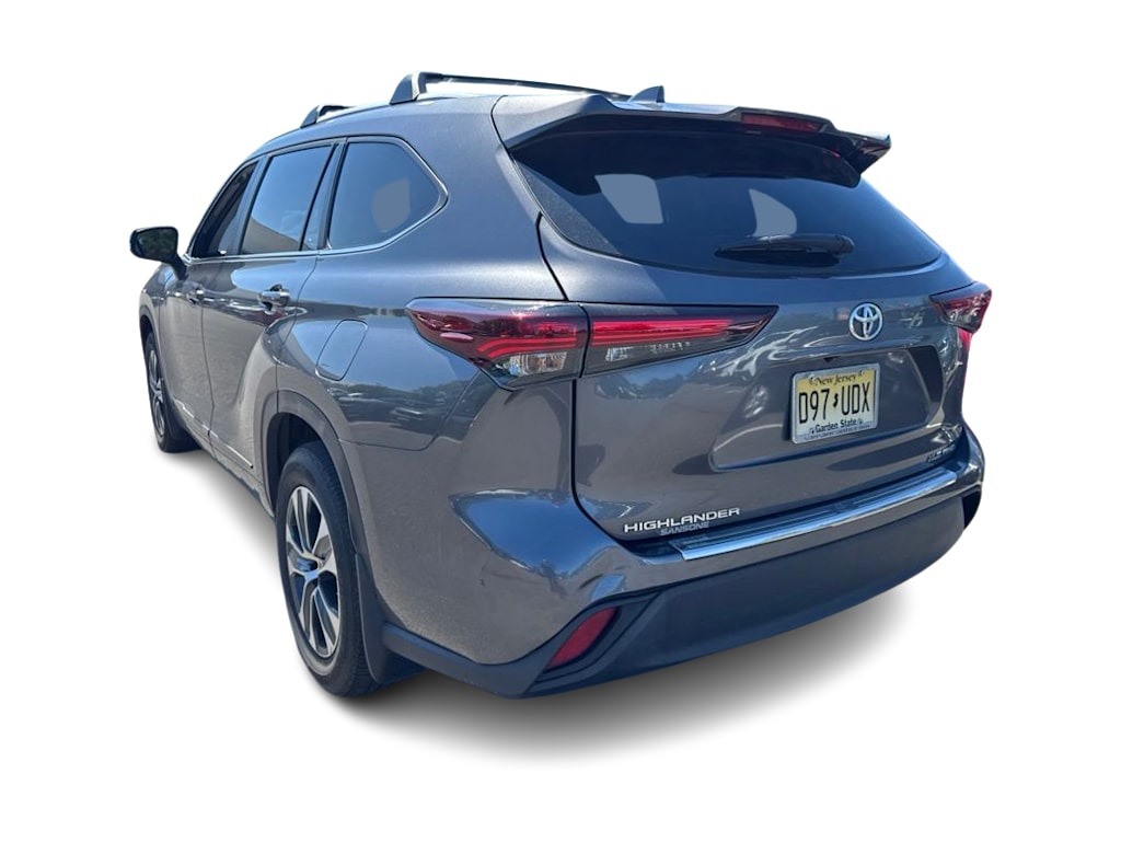Thumbnail: 2024 Toyota Highlander - 3