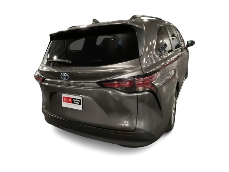 2021 Toyota Sienna LE 21