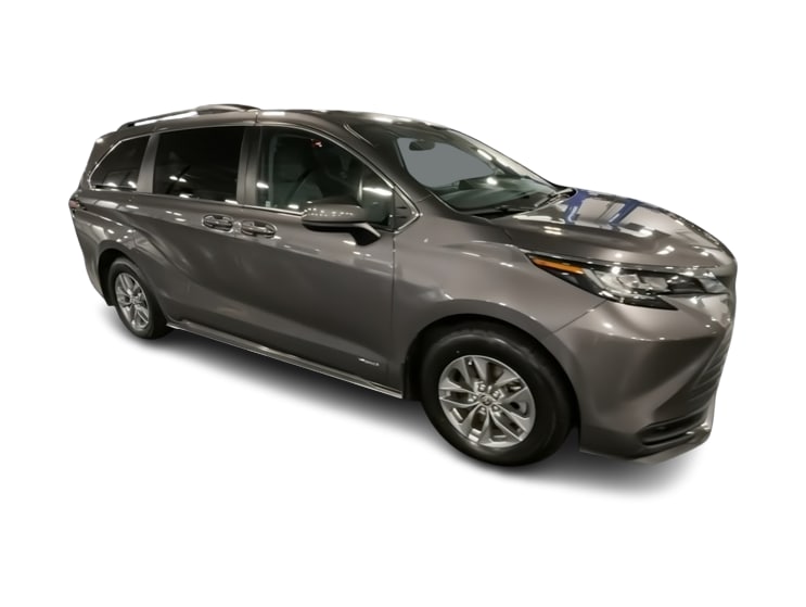 2021 Toyota Sienna LE 17