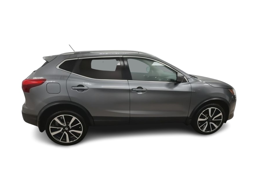 Thumbnail: 2017 Nissan Rogue Sport - 23