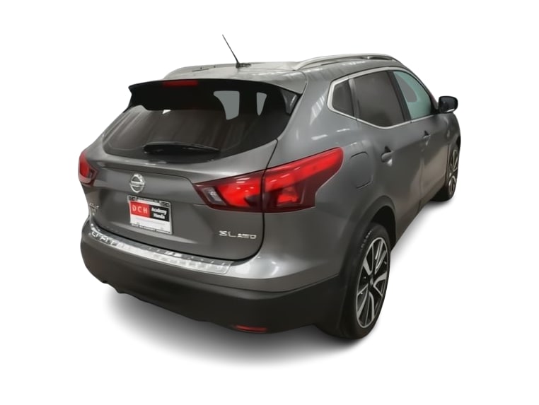 Thumbnail: 2017 Nissan Rogue Sport - 22